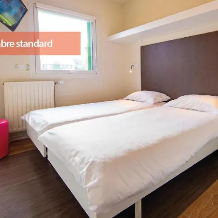 فندق Du Futuroscope